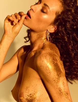 'Golden Bunny' with Laura Engelmann via Playboy Plus - Pic #06